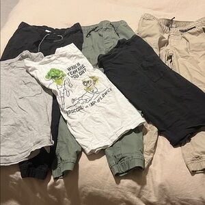 Gap Casual Clothing Bundle with Graphic Tee and Joggers